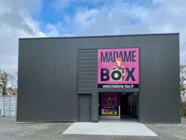 Louer un box de stockage sécurisé individuel chez Madame Box et Monsieur Box